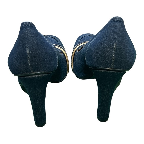 BCBG Blue Denim Heels 4”. New with box Women’s Size 41 - Picture 4 of 7